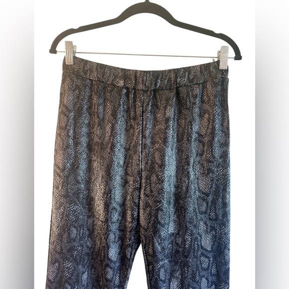 Wisteria Lane Python Bell Bottom Pants Size Large Black Silver Pull On - Picture 4 of 12